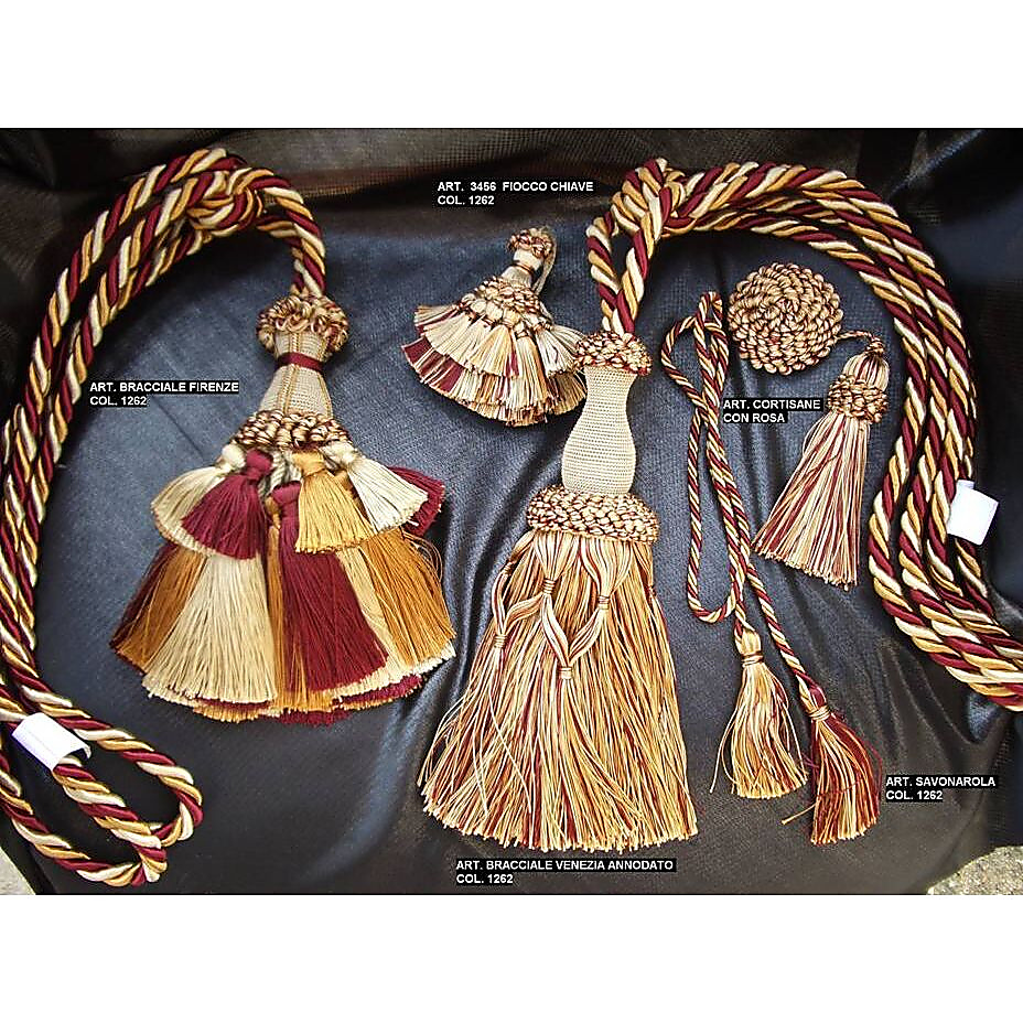 Bracciali e fiocchi decorativi della Collezione Italia